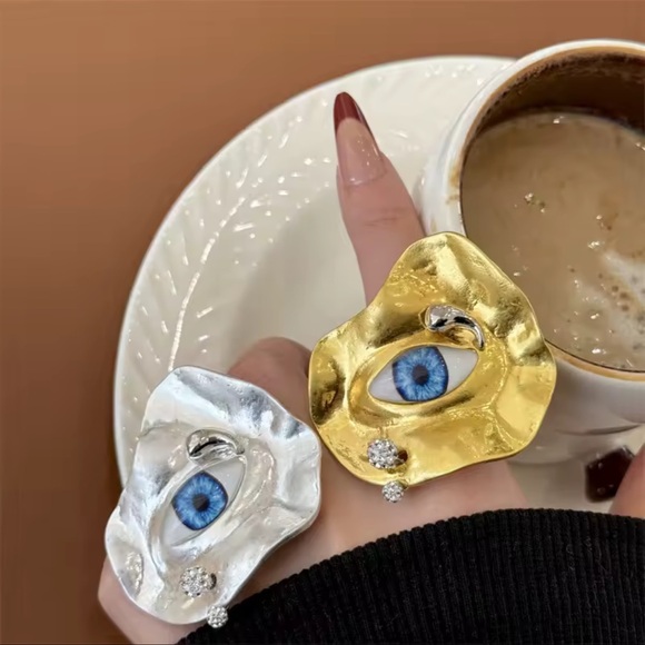 Surrealist Gold Eye Statement Artistic Blue Iris Design, Avant-Garde Ring - Picture 9 of 10